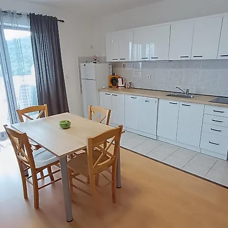Apartment Miro- 5 Km From Opatija Matulji Exterior photo